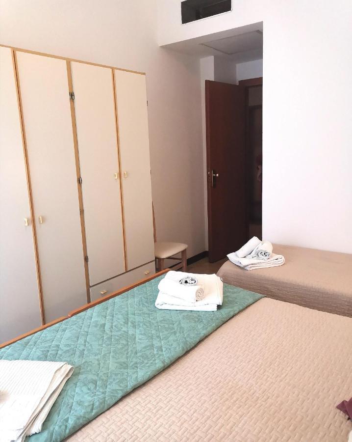 Hotel Alcazar リミニ エクステリア 写真