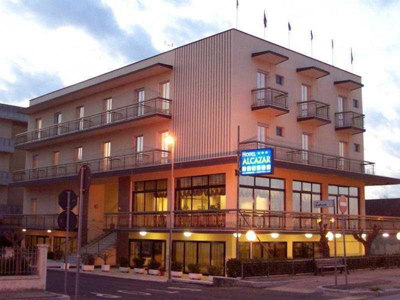 Hotel Alcazar リミニ エクステリア 写真